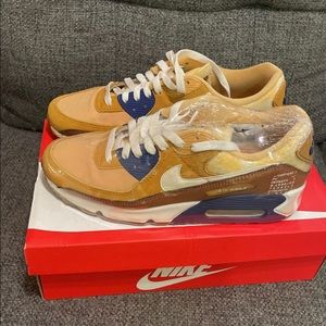 Nike Air Max 90 Content Pack